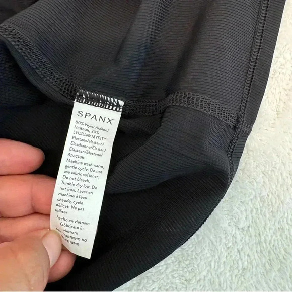 SPANX Very Black Go Lightly Ribbed Tie Back Tank Top size 1X - Picture 6 of 9